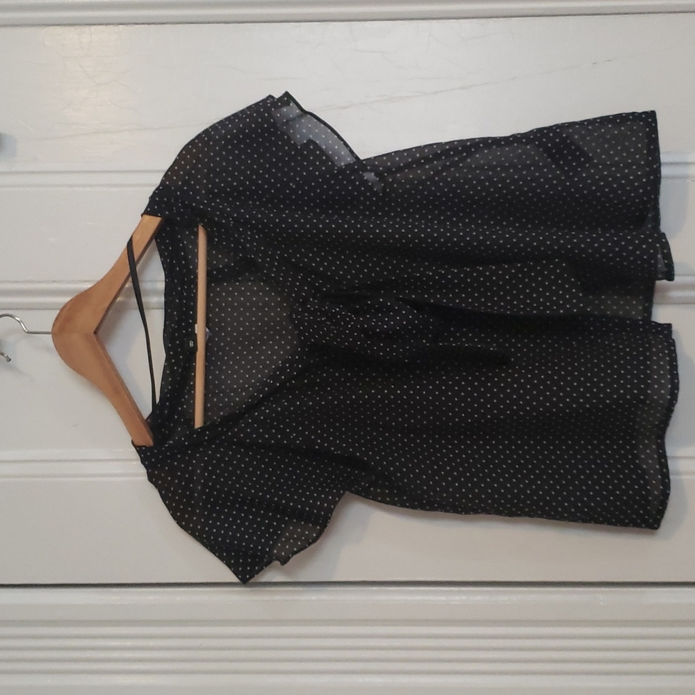 H&M flutter sleeve blouse w/pussy bow 8